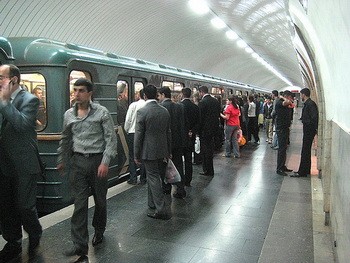 Bakı metrosunda yenə problem yaranıb