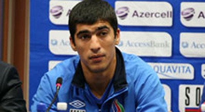 Elnur Allahverdiyev futboldan getdi