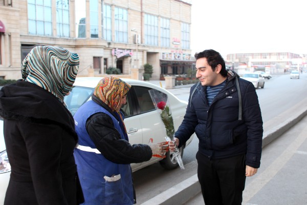 “Yeni Üfüq“ Bakıda “Biz sizi unutmadıq - 3“ adlı aksiya keçirib