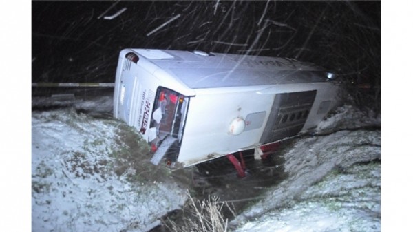 TÜRKİYƏDƏ AVTOBUS AŞDI: 13 YARALI