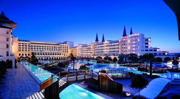 “Mardan Palace“ oteli satışa çıxarıla bilər