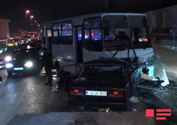 Bakıda sərnişin avtobusu minik maşını ilə toqquşdu- 4 ölü