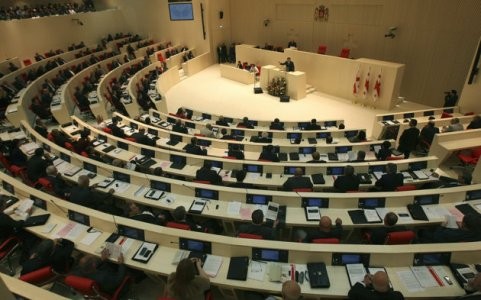 Gürcüstan parlamenti etimad səsverməsi keçirəcək