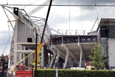 Türkiyədə stadionun tribunası çöküb, xəsarət alanlar var