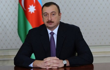 İlham Əliyev yanan binaya baş çəkdi