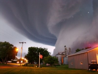 6 saniyəlik tornado nələrə səbəb oldu?