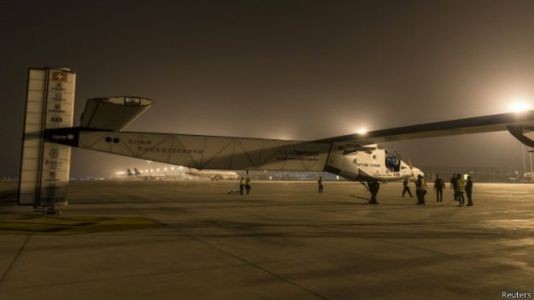 “Solar Impulse” təyyarəsi uçuşu yarımçıq dayandırıb