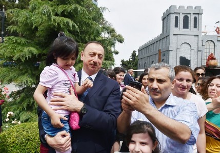 Prezident və xanımı Bakı Ağ Şəhər bulvarının açılışında iştirak ediblər - FOTOLAR