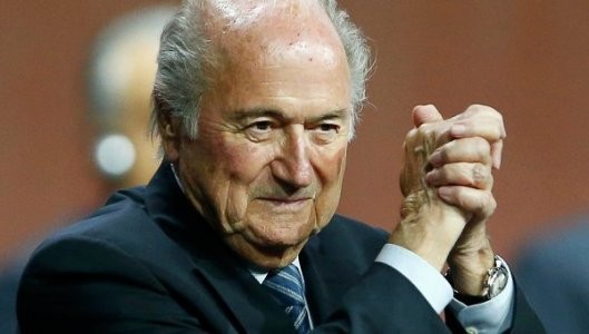 Blatter FİFA prezidenti postunu tərk etdi