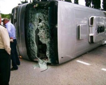 Gürcüstanda mikroavtobusla avtobus toqquşdu: 3 ÖLÜ, 7 YARALI