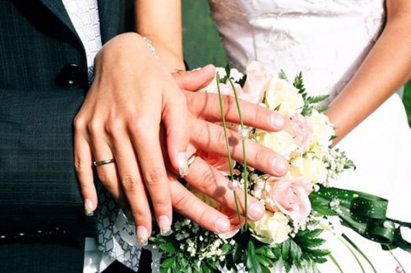 Azərbaycanda nikah bağlayanların sayı artıb