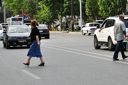 Bakıda 65 mindən çox piyada cərimələndi