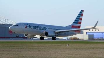 “American Airlines“-ın təyyarəsi fövqəladə eniş edib