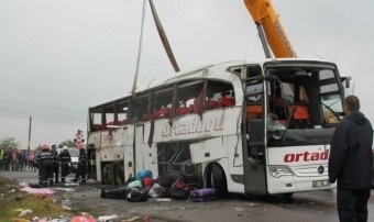 İstanbul-Kişinyov avtobusu qəzaya düşdü: 2 ÖLÜ, 12 YARALI