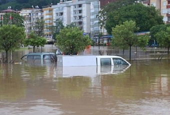 Türkiyədə daşqınlar: 8 ölü, 2 nəfər itkin