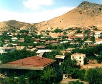 Ermənilərin işğal olunmuş Ağdərə rayonunda hərbi akademiyanın tikintisi dayandırılıb.