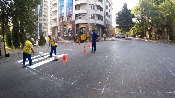 Bakıda yeni piyada zolaqları çəkilir