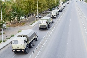 Müdafiə naziri təlimdə iştirak edən hərbi hissələrin hazırlığını yoxlayıb