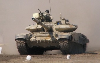 Rusiya Azərbaycana tanklar, artilleriya qurğuları satır