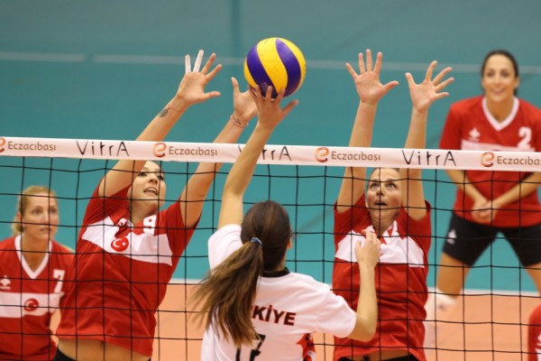 Voleybol üzrə Azərbaycan millisi İtaliya yığması ilə qarşılaşıb