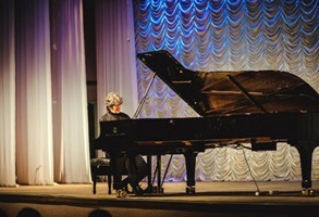 Tanınmış estoniyalı pianoçu Gəncədə konsert verib