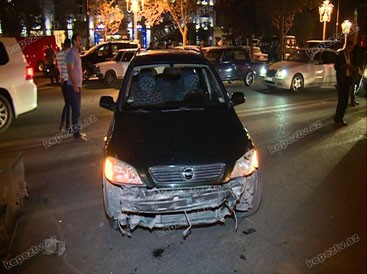 Gəncədə polis əməkdaşı zəncirvari qəzaya səbəb olub