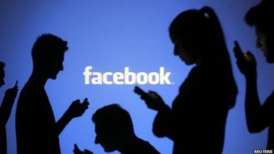 Azərbaycanda facebook çökdü