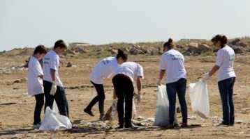 IDEA Buzovna çimərliyində növbəti təmizlik aksiyası təşkil etdi