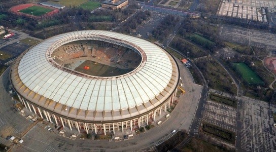 Moskvada “Lujniki“ stadionu yanır