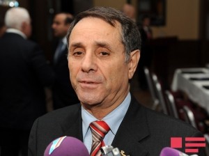 Novruz Məmmədov: “Beynəlxalq qurumlar yüz minlərlə qaçqının taleyi ilə bağlı bir söz demir”