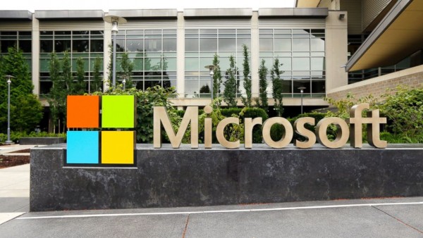 “Microsoft” zərərdə - gəliri 2,8 milyard dollar, telefon satışı 54 faiz azaldı