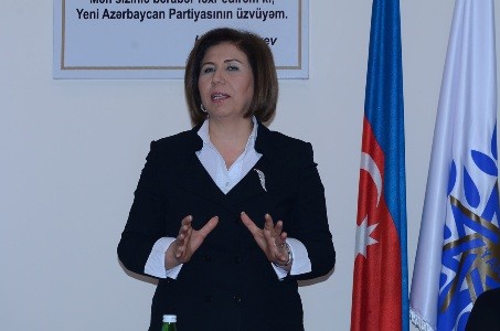 Bahar Muradova seçiciləri ilə görüşdə Qarabag problemindən danışdı