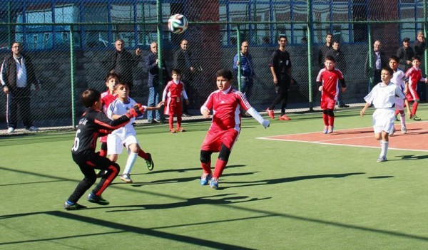 “Neftçi” klubunun gənclərdən ibarət iki komandası paytaxt çempionatında uğurla çıxış edir