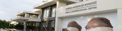 18 əsr yaşı olan qoşa qəbirlər - Qəbələdə antik şəhər yerindən VİDEO-REPORTAJ