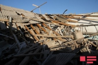 Sabunçudakı qəzalı binalardan biri söküldü