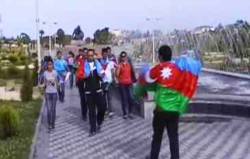 Bakıda “Bayraq yürüşü” keçirilib
