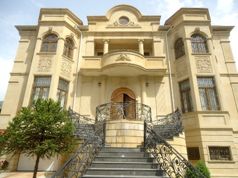 Akif Çovdarovun keçi ferması, MTN məmurlarının zavodları, restoranları…