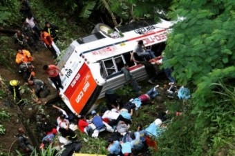 Kolumbiyada avtobus yarğana aşdı: 7 ölü, 11 yaralı