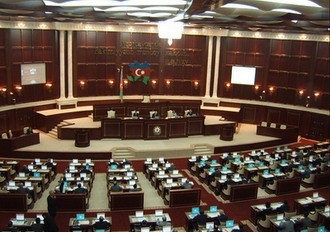 Parlamentdə dəniz mübahisəsi - deputatlar üz-üzə gəldi