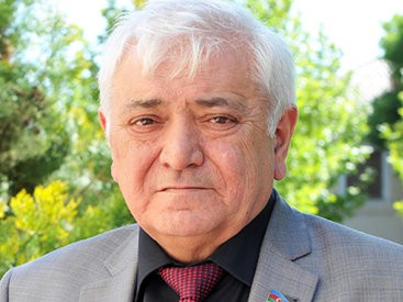 Aqil Abbas: “Şəhid məzarı yanında bayraq qoyulsun“
