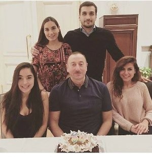 Ailəsi prezidentin ad gününü belə qeyd etdi