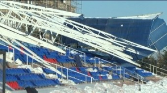 Azərbaycanda stadionun damı çöküb