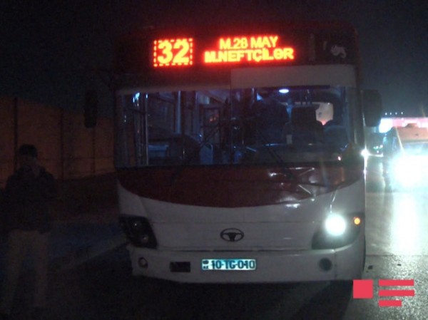 Bakıda qəza törədən avtobus sürücüsü hadisə yerindən qaçıb