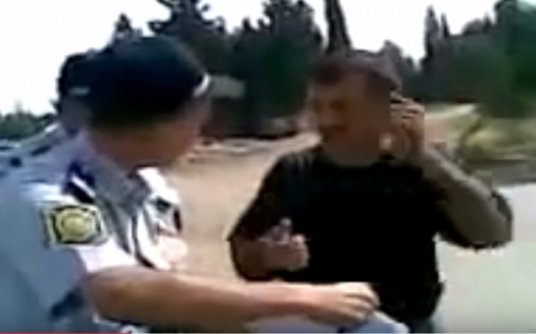 Yol polisi sürücünü belə şərlədi