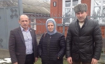 Aslan Masxadovun arvadı Çeçenistana döndü