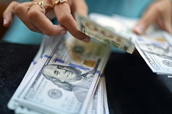 Qanunsuz dollar dəyişənlər tutuldu
