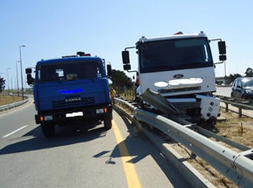 Göygöldə “TIR“ “KamAZ”a çırpıldı