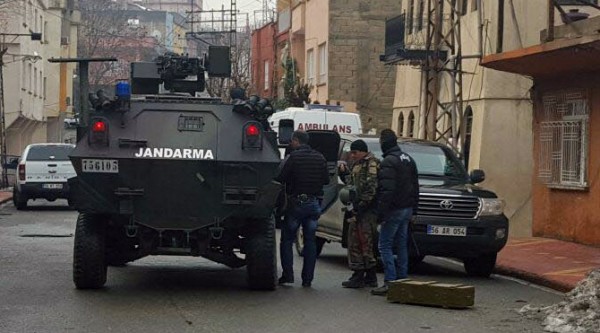 Türk polisindən PKK-ya basqın: 7 terrorçu öldürüldü