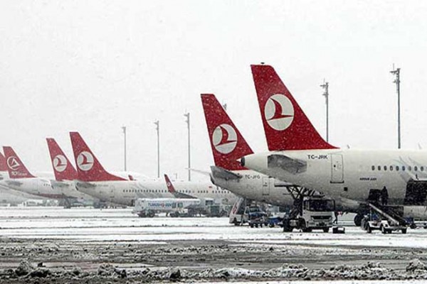 Fırtınalı hava şəraiti ilə əlaqədar Bakı-İstanbul aviareysləri təxirə salınıb