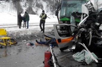 “Təcili yardım” avtobusla toqquşdu: 4 ölü, 8 yaralı